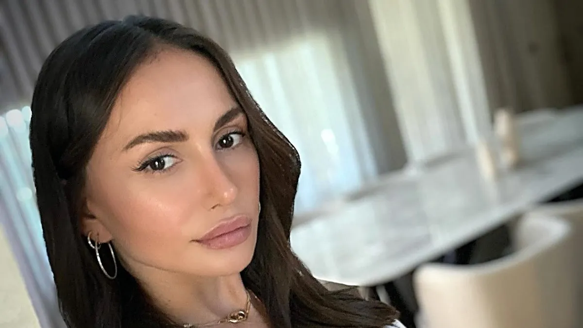 Şarkıcı Emina Jahovic’ten meslektaşlarına tavsiye: Hayat fani egoyu bırakın!