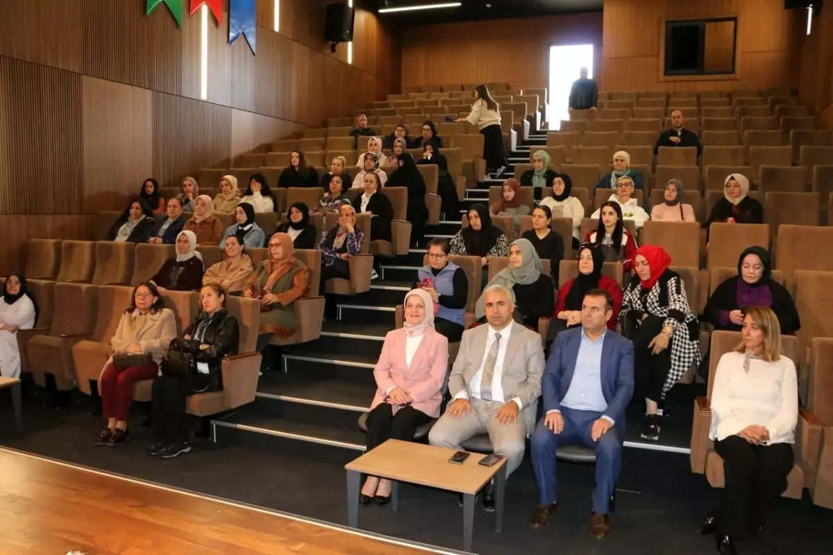 Sakarya’da Ailelere Akran Zorbalığı ve Dijital Bağımlılık Seminerleri