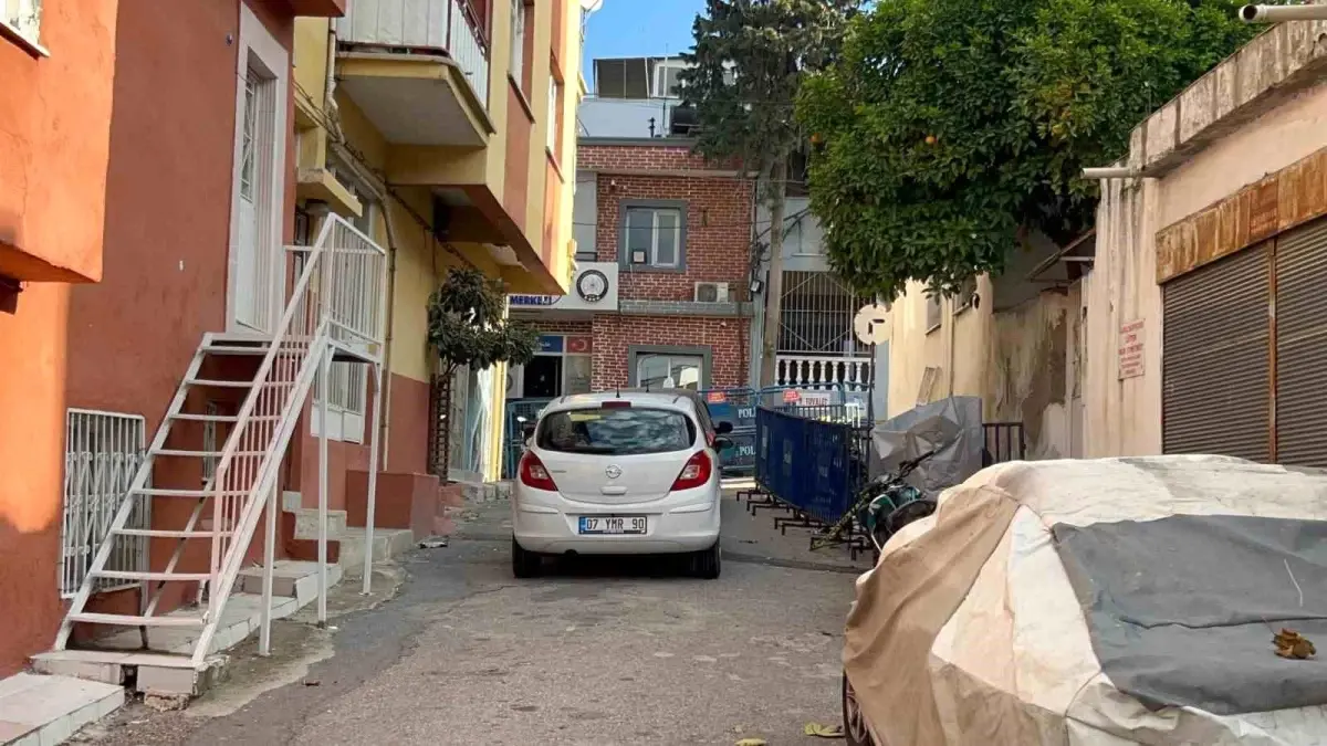 İzmir’de Şüpheli Ölüm: Sevgilisiyle Karakola Teslim Oldu