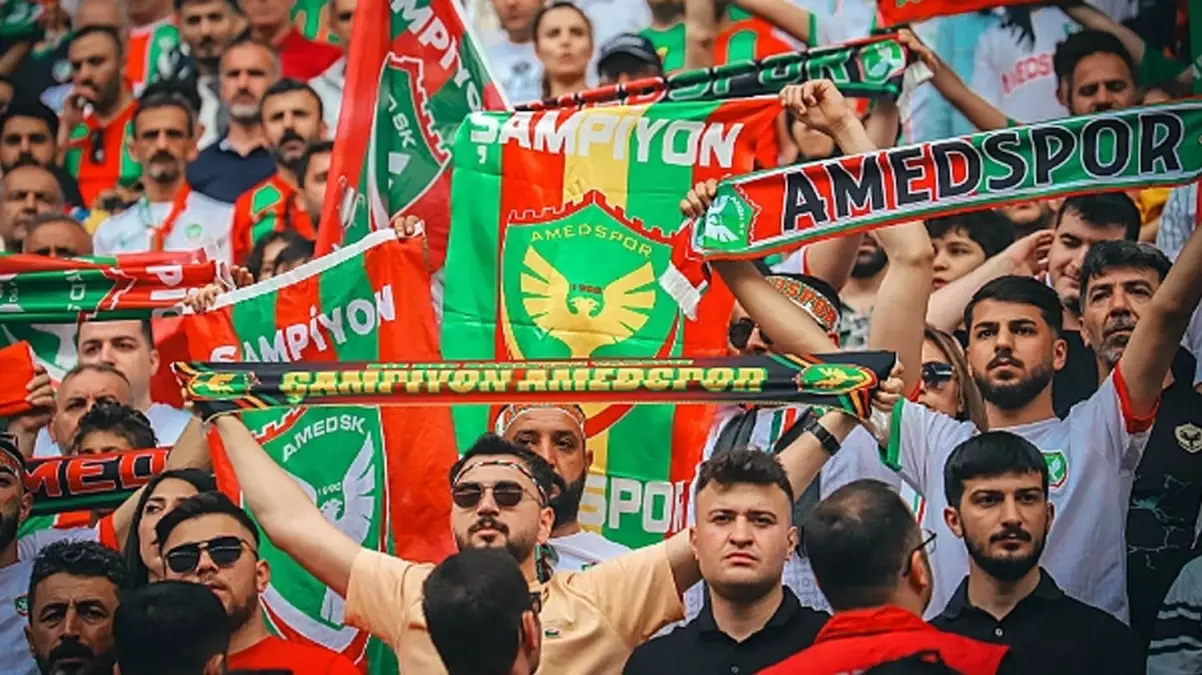 Koli koli gidiyor: Amedspor tırları Almanya’ya doğru yola çıktı