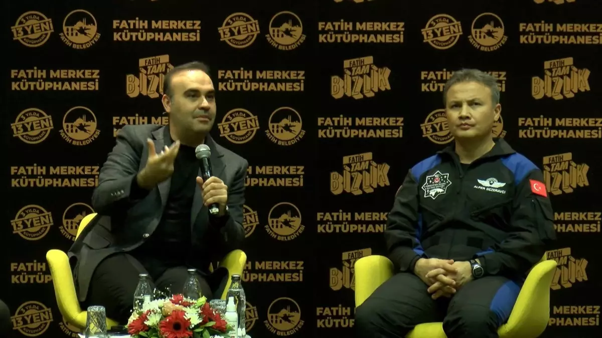 Bakan Kacır ve Astronot Gezeravcı, 2025’e Gençlerle Girdi