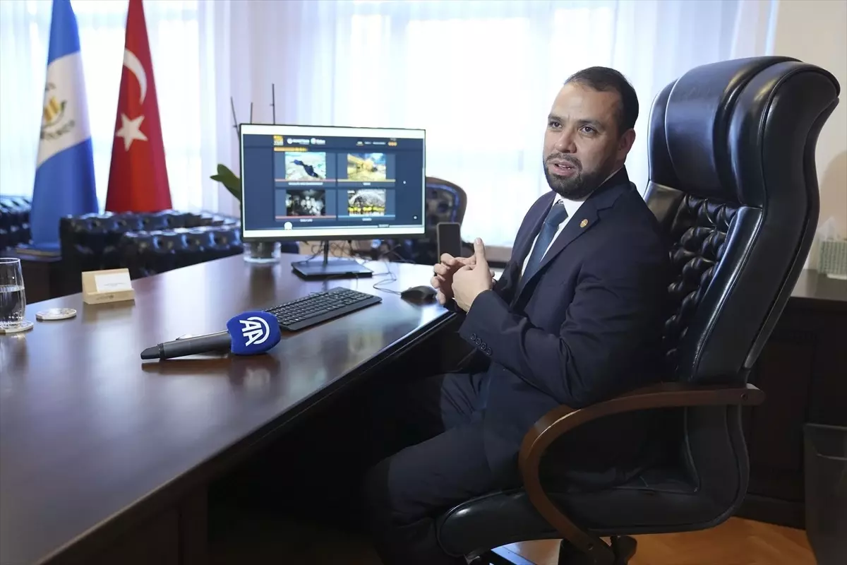 Büyükelçi Recinos ‘Yılın Kareleri’ Oylamasına Katıldı