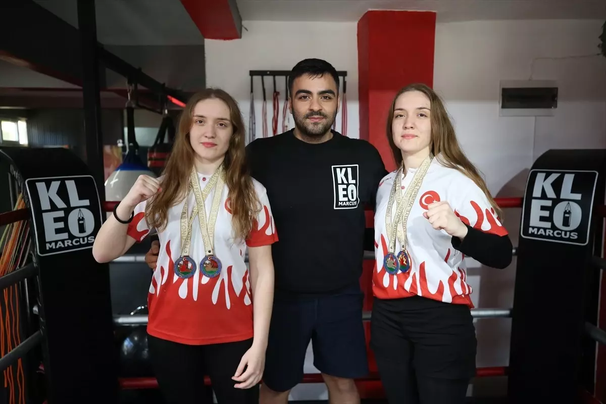 İkiz Kardeşler Wushu’da Başarı Peşinde