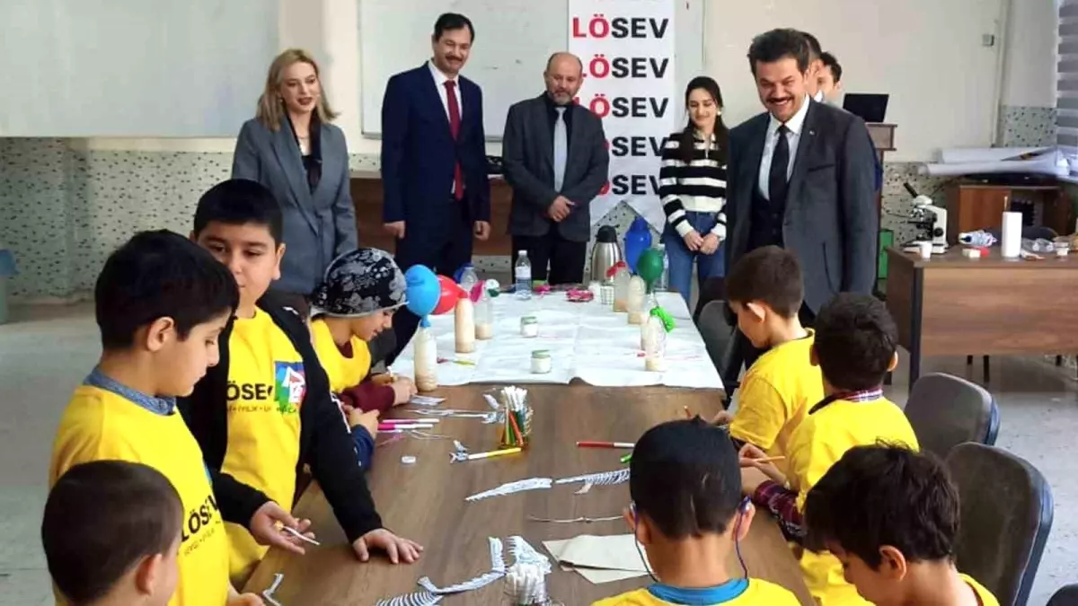 Minik Kahramanların Bilimsel Yolculuğu