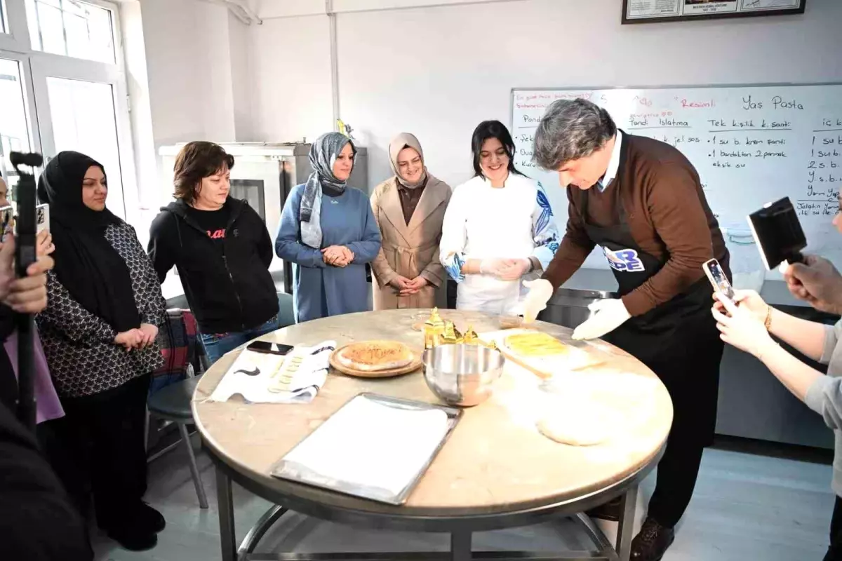 Kartepe Belediye Başkanı Kursiyerlerle Ramazan Pidesi Yaptı
