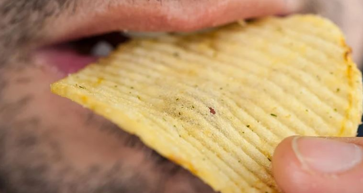 Popüler cips markası raflardan tek tek toplatılıyor: ‘Yemeyin’ uyarısı yapıldı