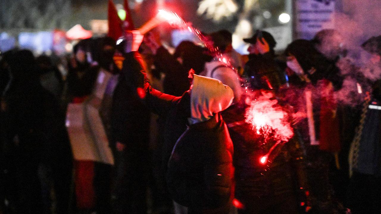 Provokatörlerin saldırısında 123 polis yaralandı, 1133 şüpheli gözaltına alındı