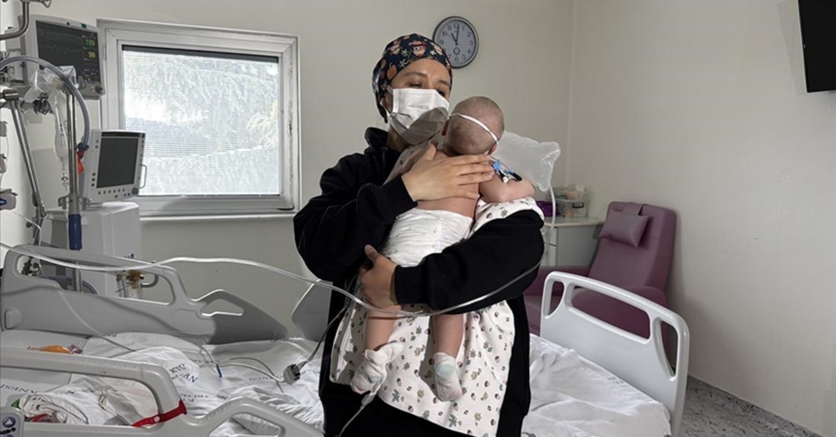 “RSV” enfeksiyonundan entübe edilen bebek, 21 günlük yaşam mücadelesini kazandı