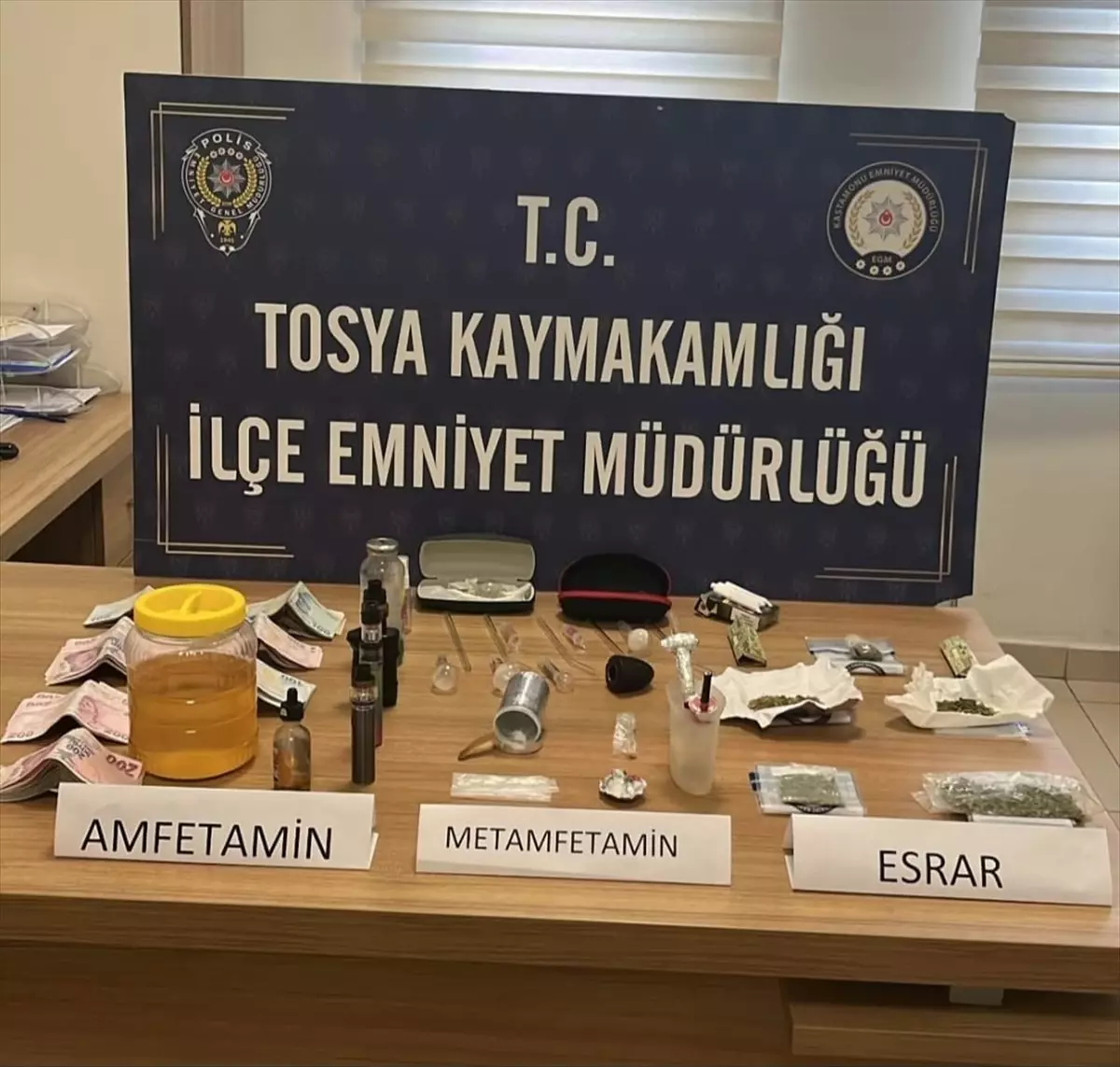 Tosya’da Uyuşturucu Operasyonu: 3 Gözaltı